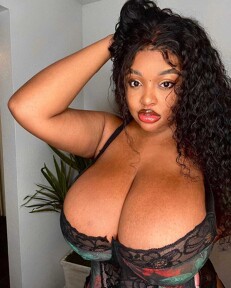 EBONY NIKITAXX